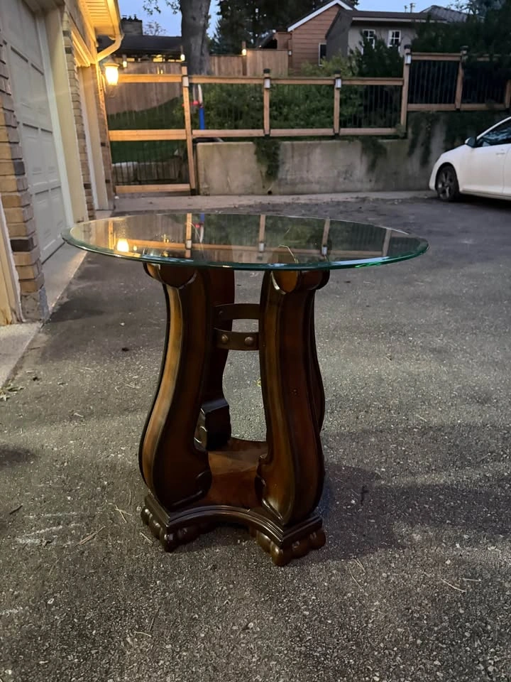 Pair of Glass-Top Accent Tables – Set of 2 - photo 2