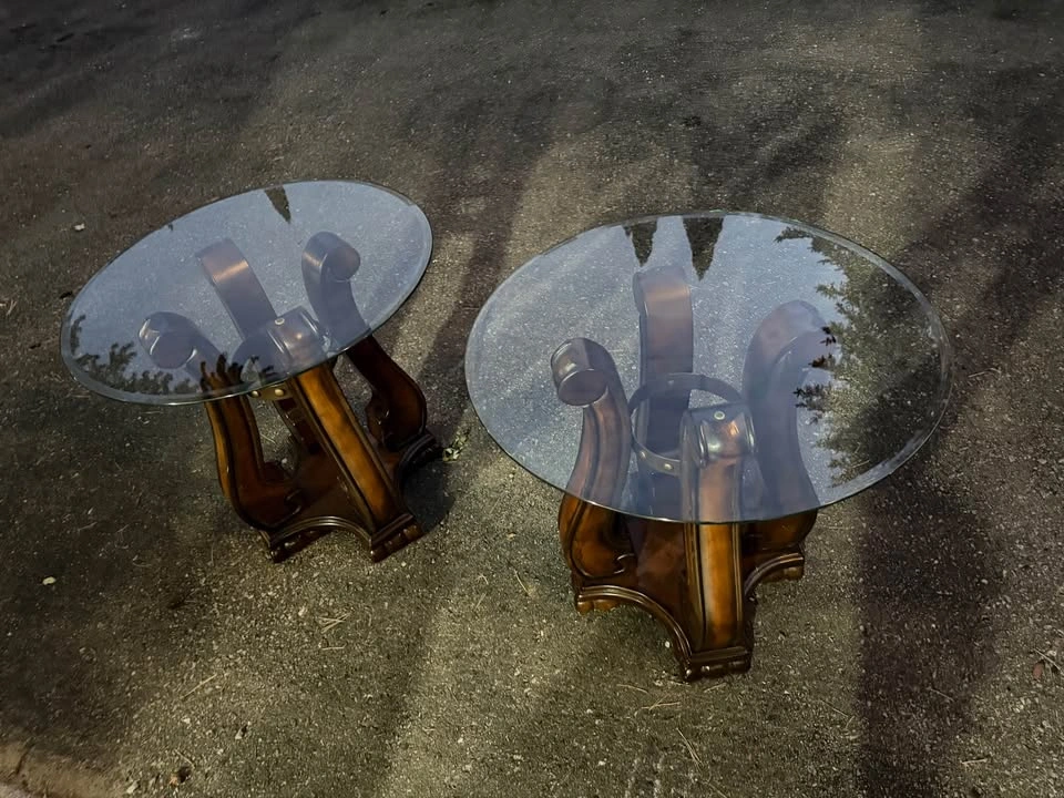 Pair of Glass-Top Accent Tables – Set of 2 - photo 4