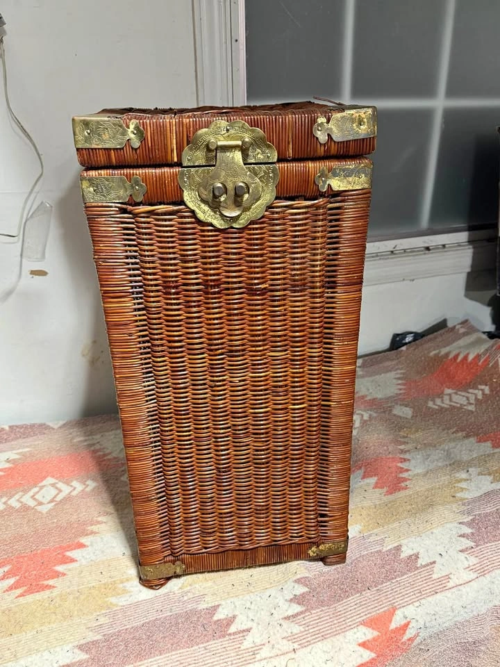 Vintage Wicker Blanket Basket / Chest – Decorative Brass Hardwar