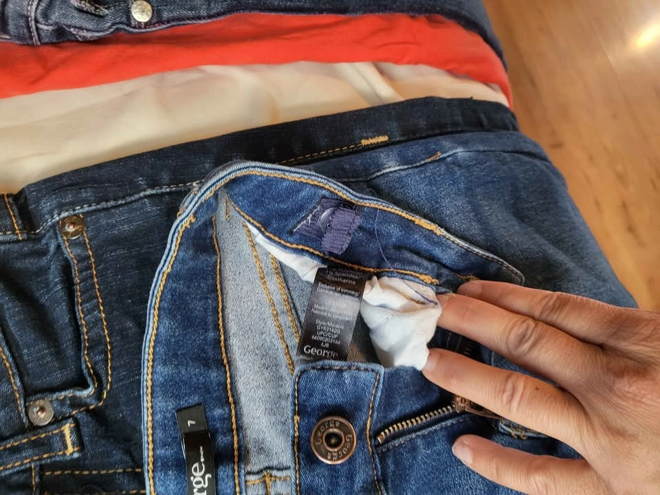 6 pairs of size 7 kids jeans - photo 3