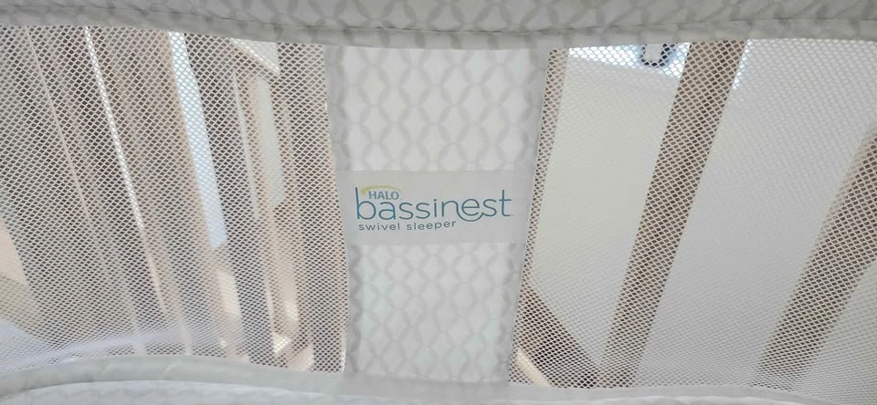 HALO BassiNest Swivel Sleeper Baby Bassinet - photo 2
