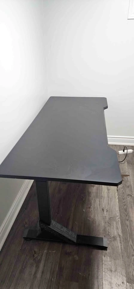 Asus ROG inspired - Ikea Motorized Gaming Standing Desk