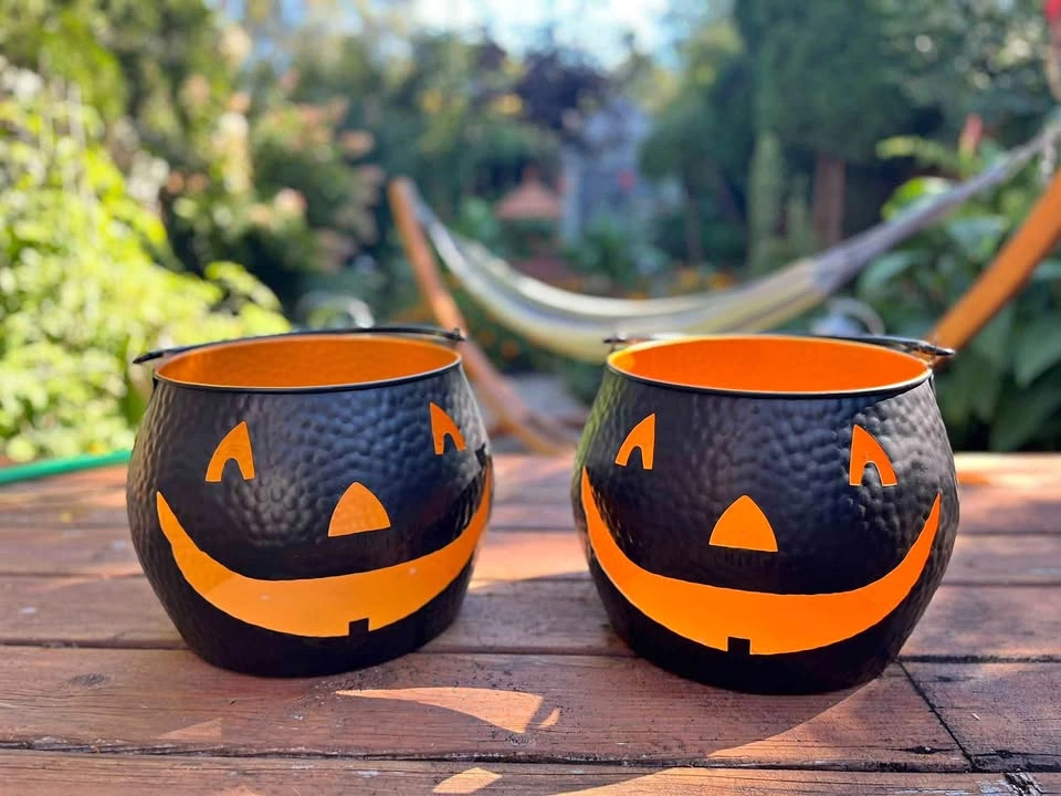 🎃 Set of 2 Large Metal Jack-o'-Lanterns - Perfect for Candles!