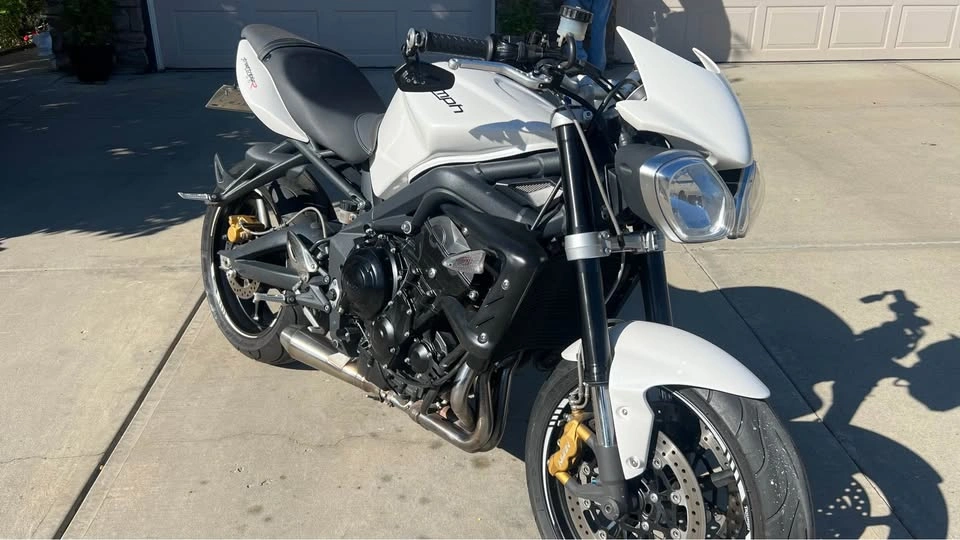 2012 Triumph Street Triple - photo 3