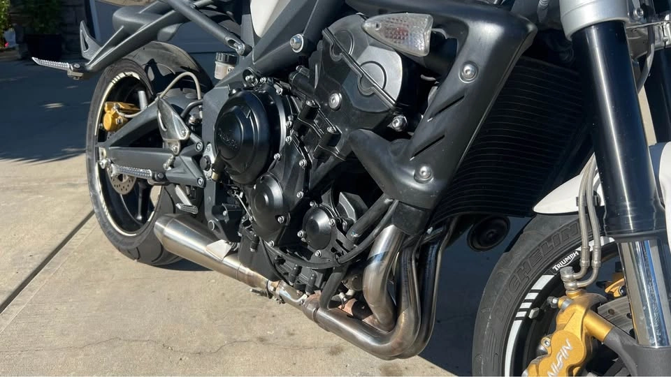 2012 Triumph Street Triple - photo 4