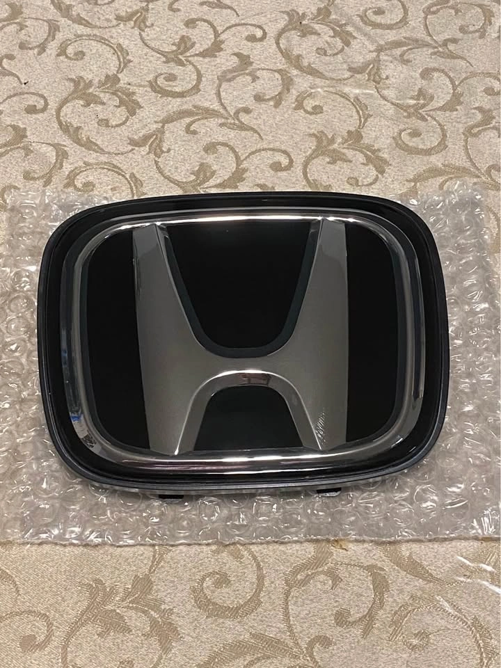 2026 Honda Crv front emblem logo - photo 5