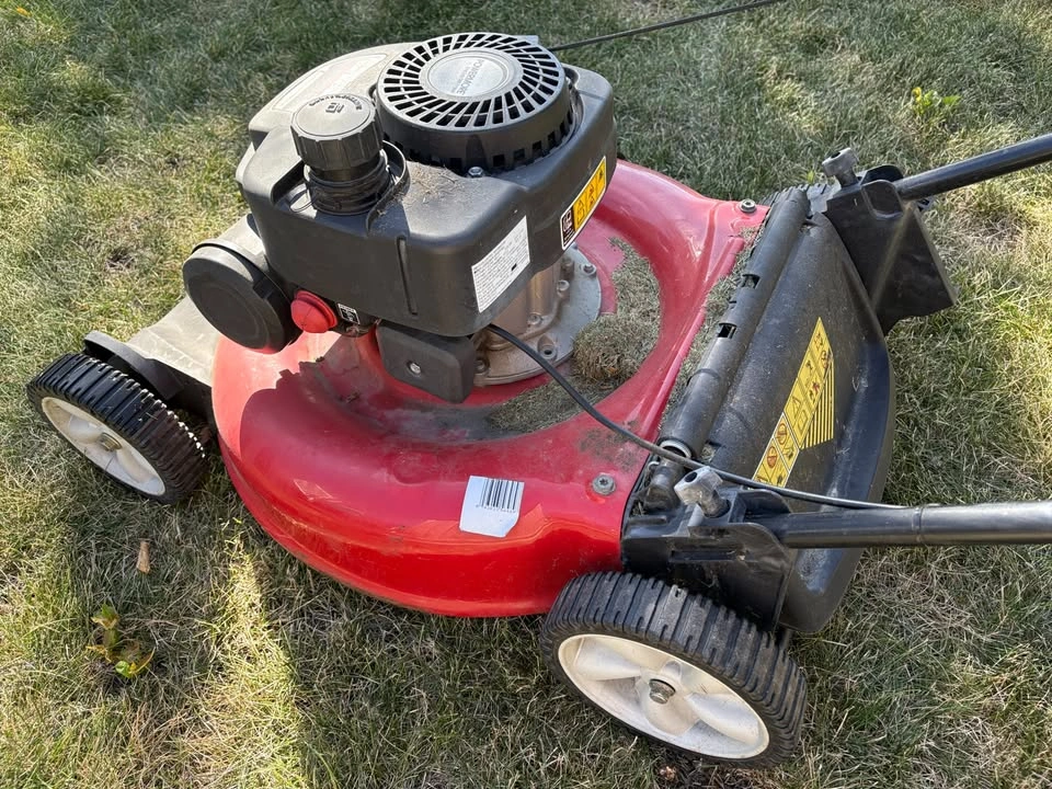 Yard Machines Push Lawn Mower- in Olds - photo 5