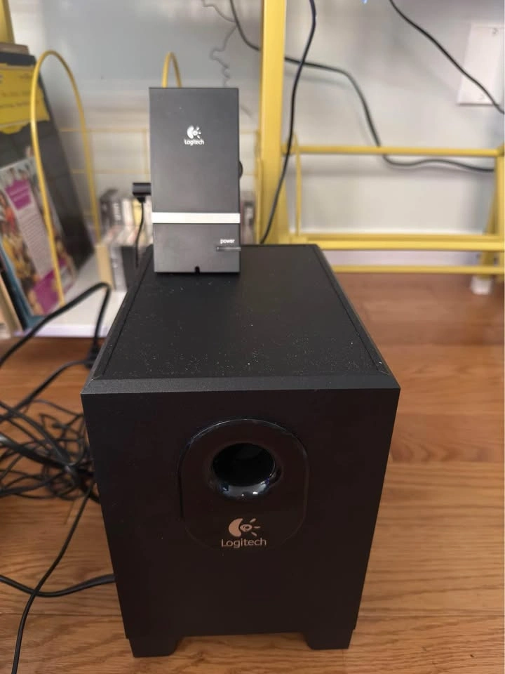 Logitech X-240 2.1 Subwoofer Speakers - photo 4