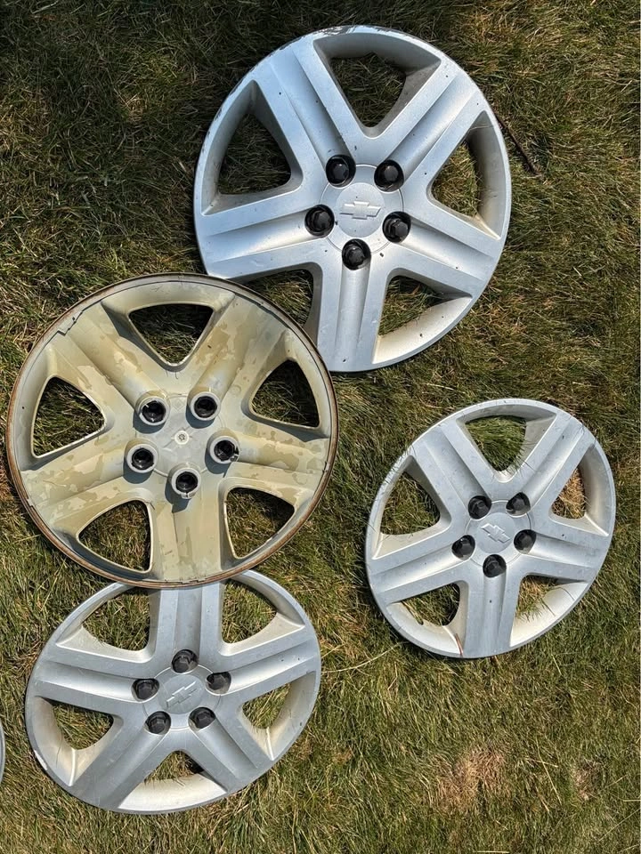 Plastic 16-Inch Wheelcovers- in Olds - photo 4