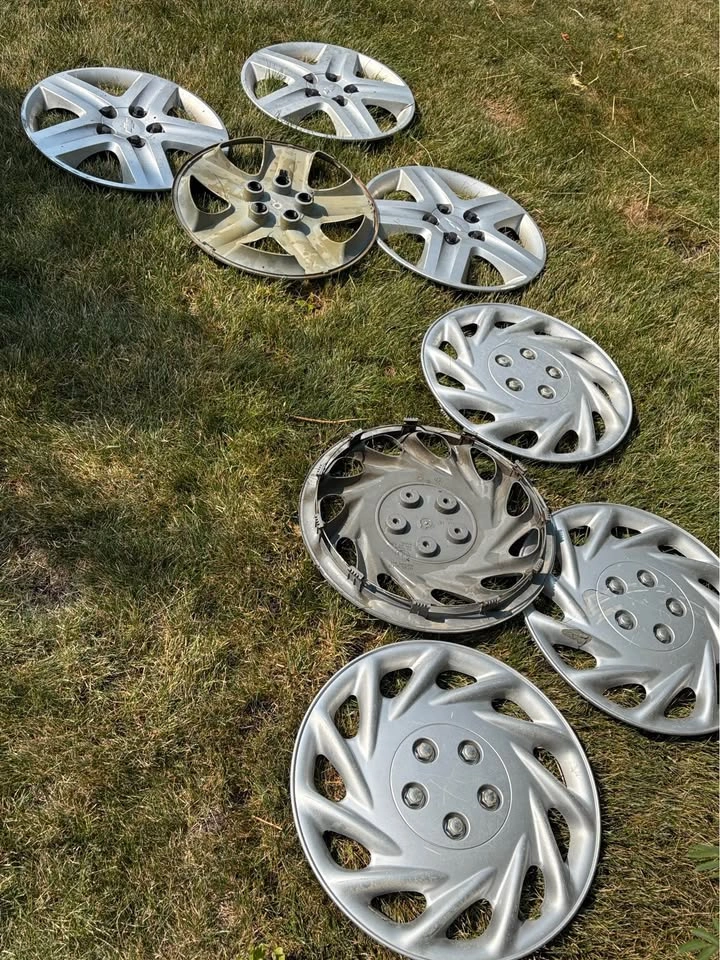 Plastic 16-Inch Wheelcovers- in Olds - photo 5