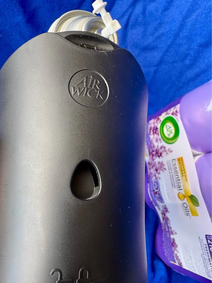 Air Wick Freshmatic Automatic Spray and Refills - photo 4