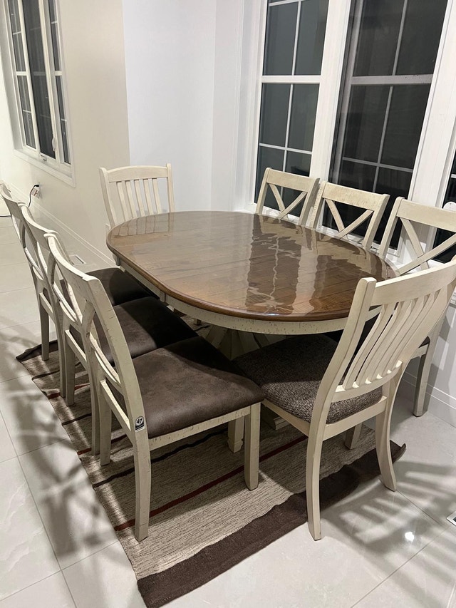 Dining Room Table Set – 8 Chairs – The Brick – Great Condition - photo 5