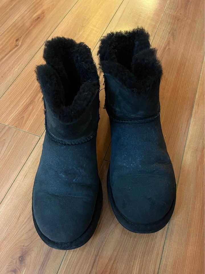UGG Australia Black Bailey Button Boots Size 6 - photo 2