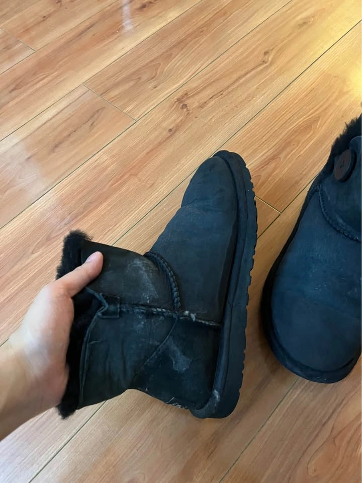 UGG Australia Black Bailey Button Boots Size 6 - photo 3