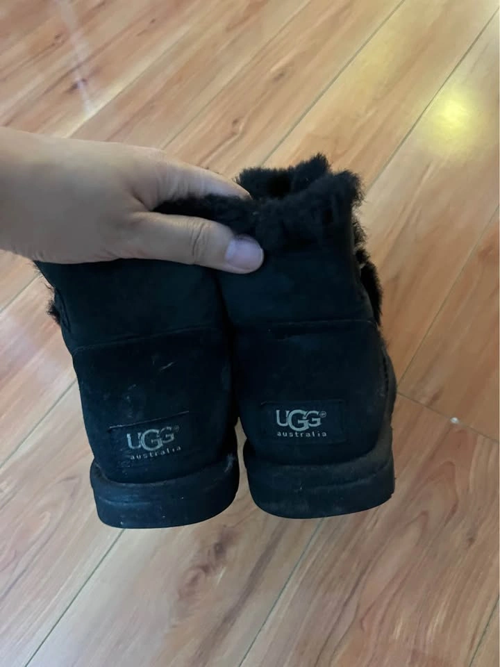 UGG Australia Black Bailey Button Boots Size 6 - photo 4