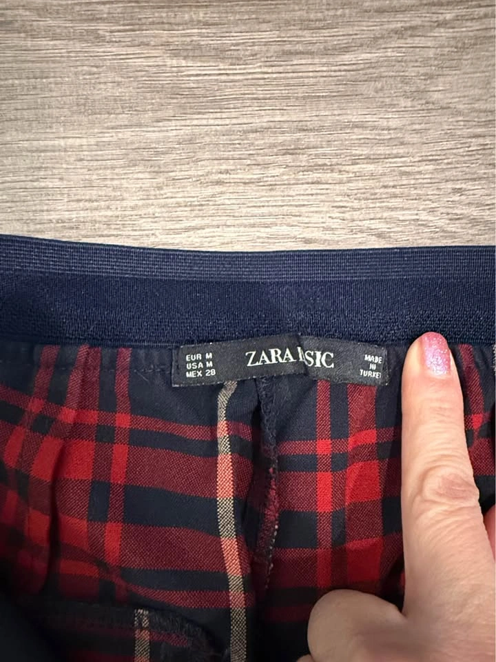 Zara women’s size M red plaid trouser in GUC - photo 2
