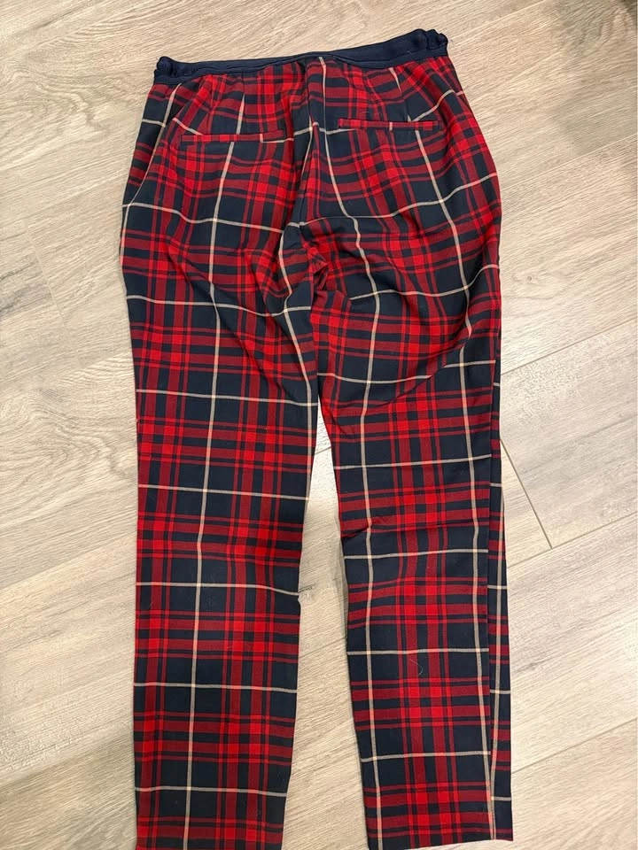 Zara women’s size M red plaid trouser in GUC - photo 3