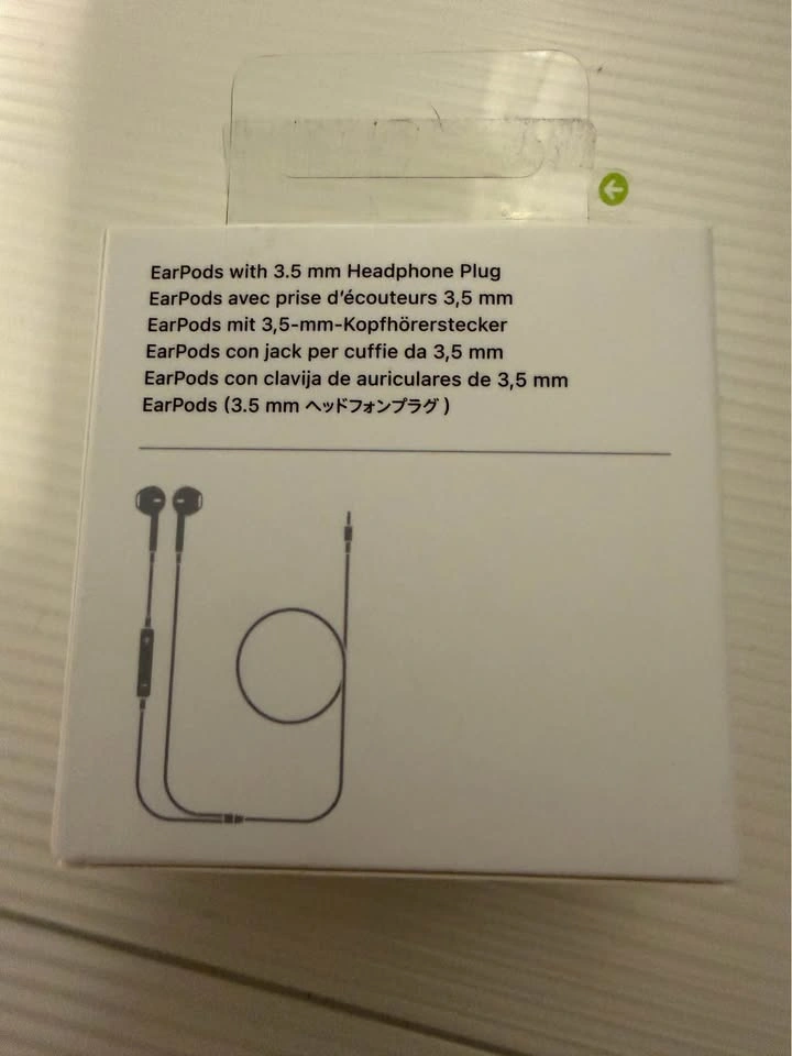 Apple EarPods with 3.5mm Headphone Plug - photo 2