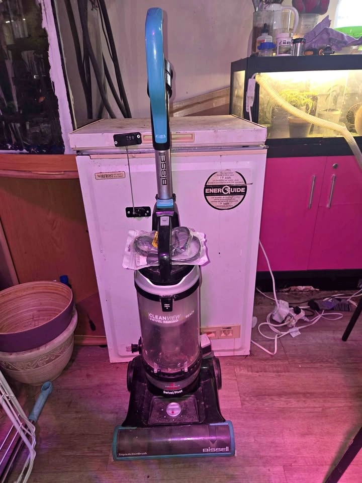 Bissell CleanView Swivel Rewind Pet Reach Vacuum