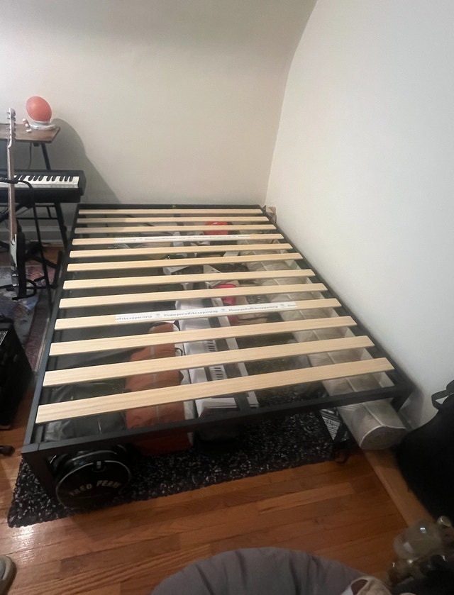 Zinus Queen Bed Frame + IKEA Mattress - photo 4