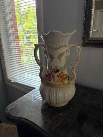 Vintage Capodimonte Style Ceramic Floral Vase and Lidded Urn Set - photo 4