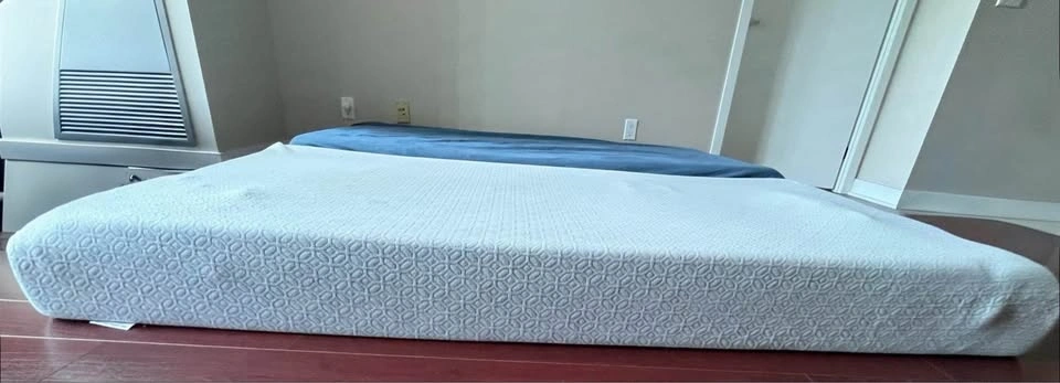 2 x Zinus 8-inch Green Tea Cooling Gel Memory Foam Twin Mattress - photo 3