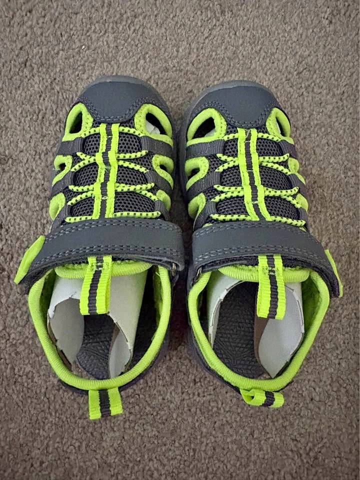 BNIB Elements Sandal Size 9