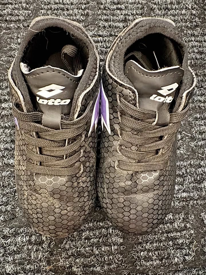 Lotto Toddler Size 8 Soccer Cleats