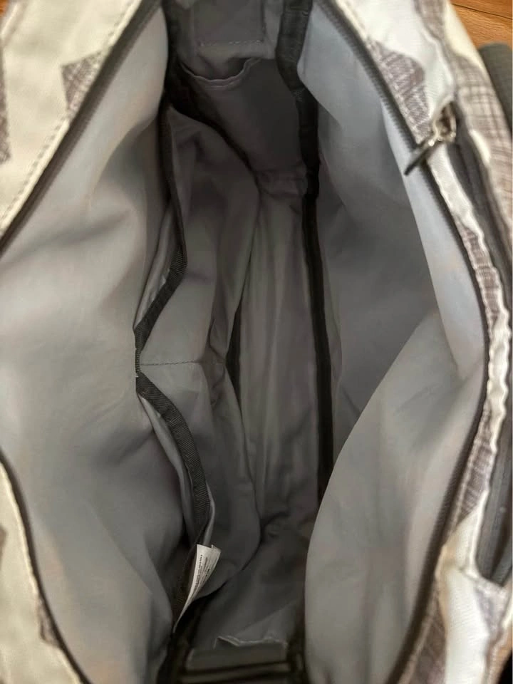 Skip Hop Diaper Bag & Portable Changing Pad - photo 3