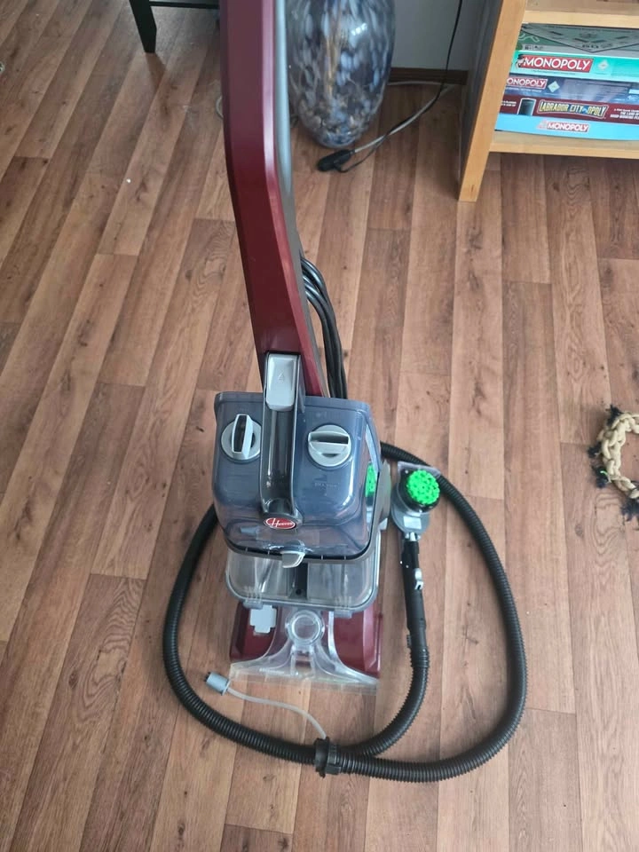 Hoover PowerScrub Deluxe Carpet Cleaner + Attachments - photo 2
