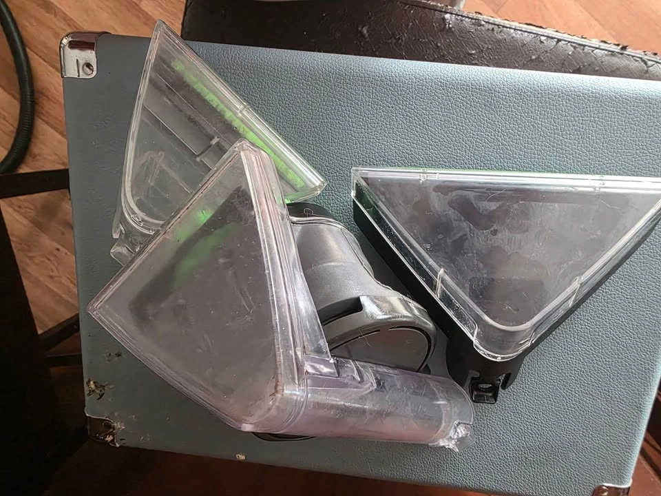Hoover PowerScrub Deluxe Carpet Cleaner + Attachments - photo 3