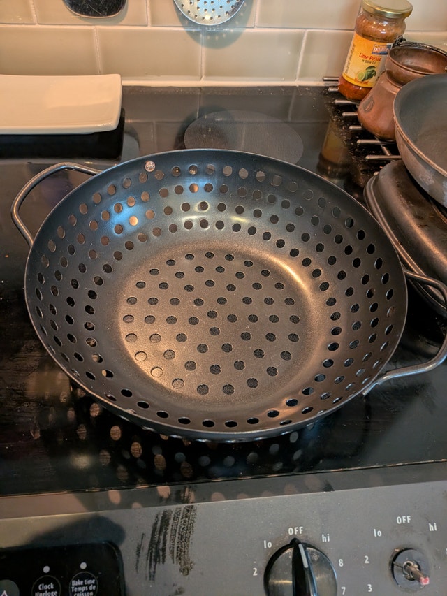 Non-Stick Grill Wok