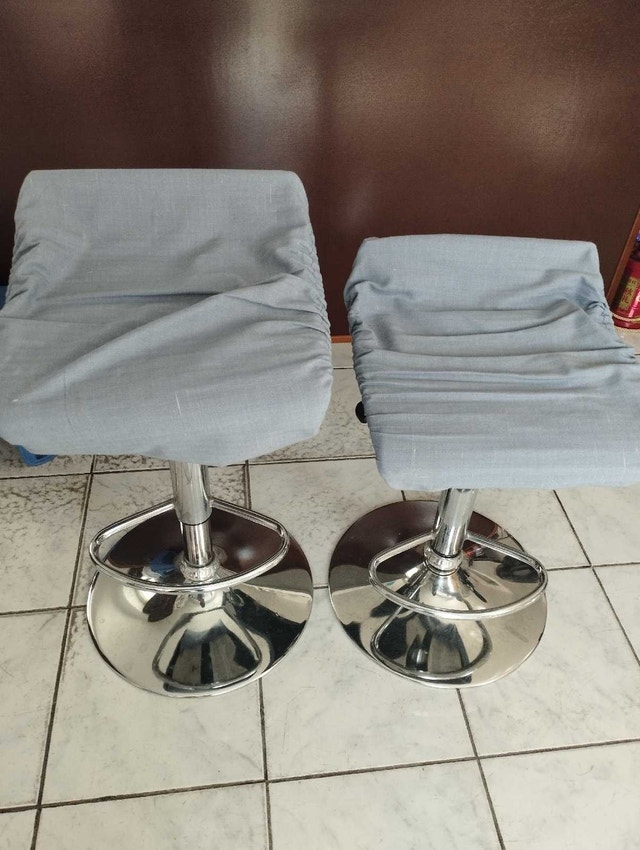 like new adjustable bar stools - photo 2