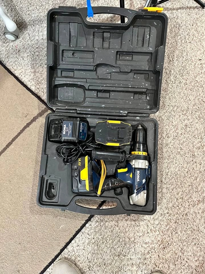 Cordless Drill Set