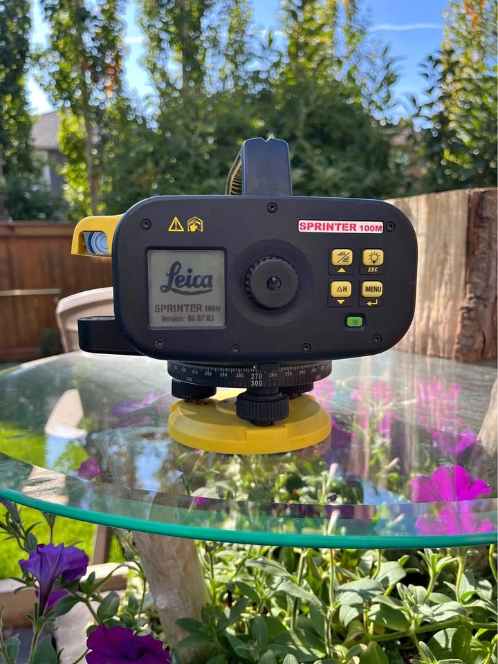 Leica Sprinter 100M Digital Auto Level – With Case + Manuals