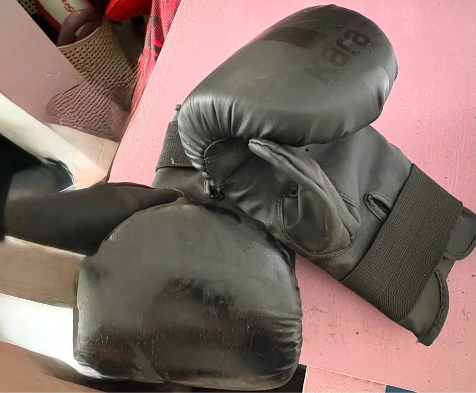 Punching bag, chain and bracket - photo 3