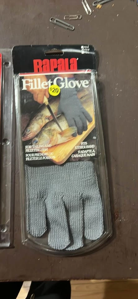 Berkley Digital Scale and Rapala Fillet Glove - photo 2