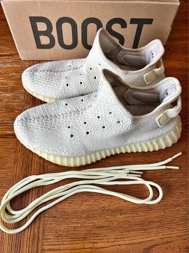 Yeezy Boost 350 V2- Butter Size 9.5 (Male)