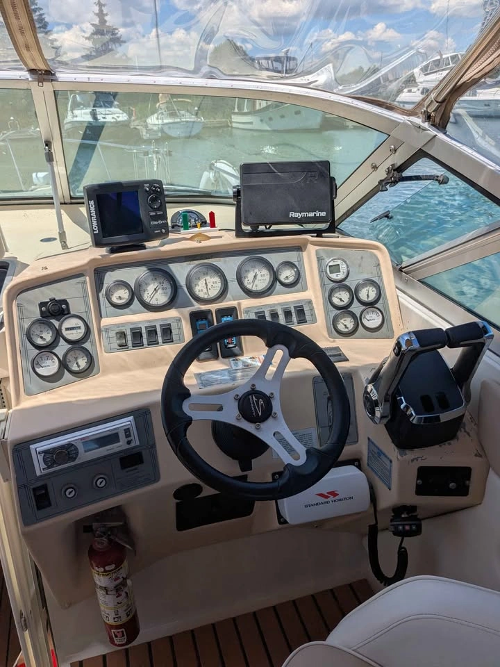 1993 Thundercraft 280 Express Cruiser - photo 4