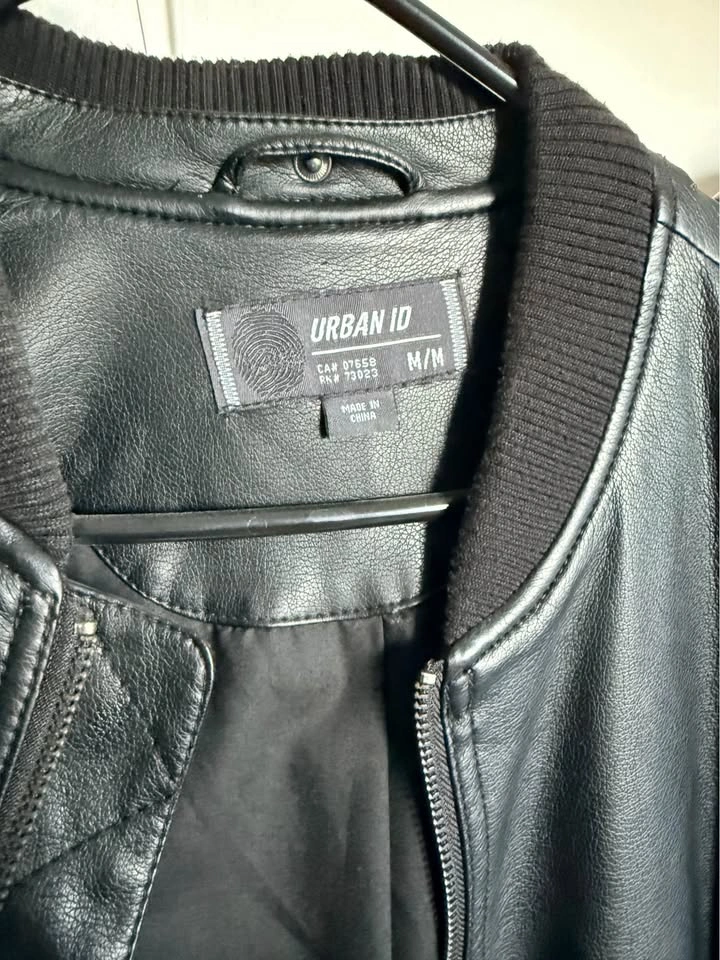 Black Leather Bomber Jacket — Urban ID, Size M - photo 2