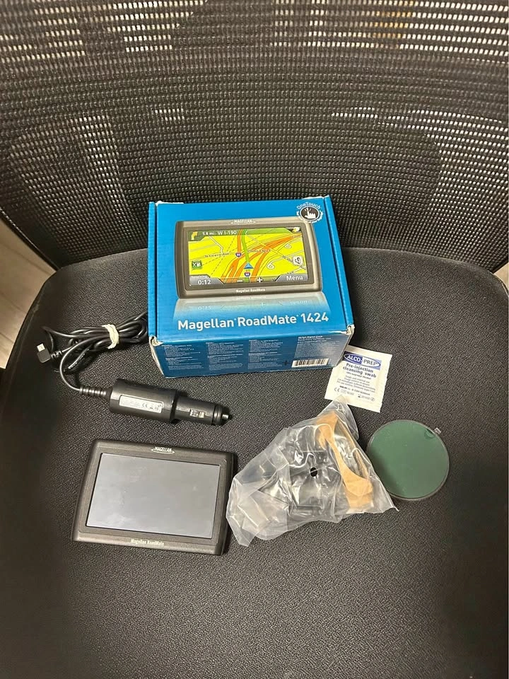 Magellan road mate 1424 gps
