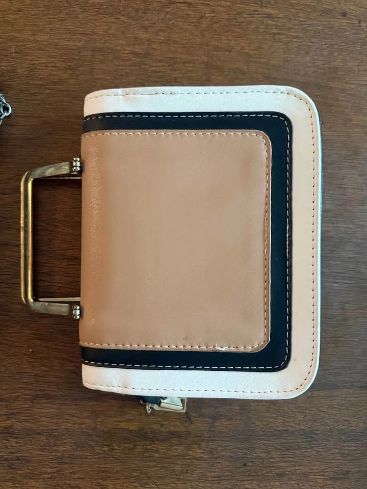Women’s Purse & Crossbody Bag Collection – Like New - photo 5