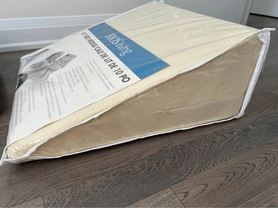 BIOS Living 10" Bed Wedge Pillow - photo 2