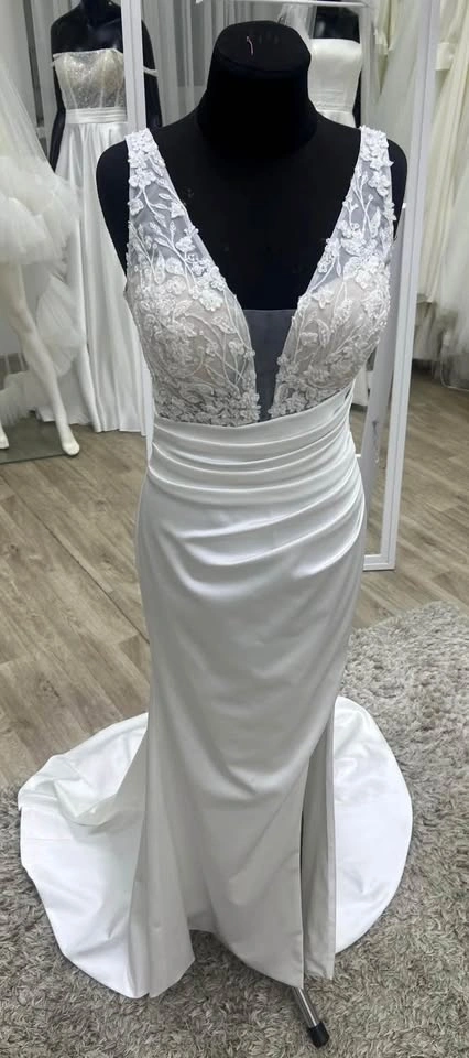 Bridal gown -size US4 - photo 4