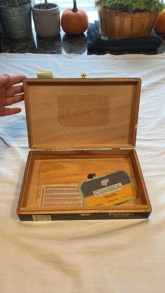 Wooden Cigar Box - photo 3