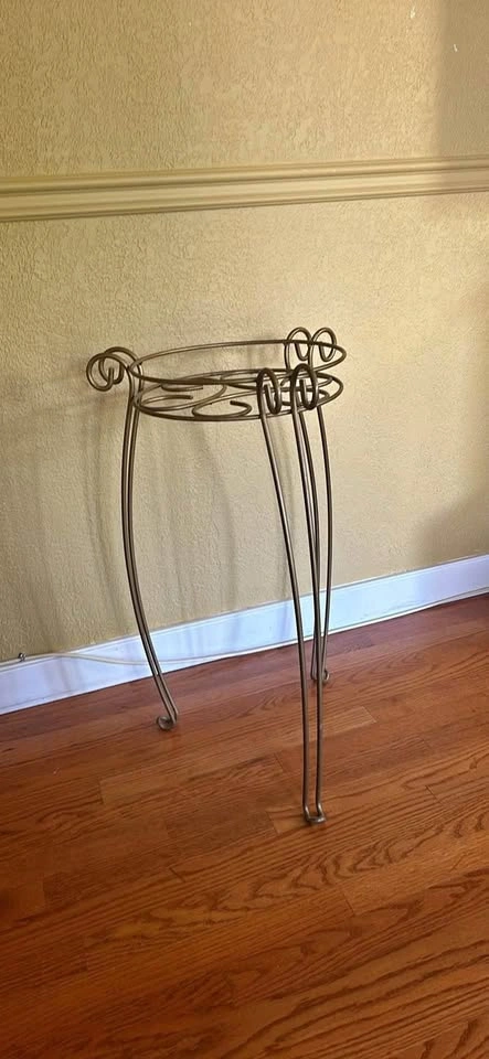 Vintage metal plant stand