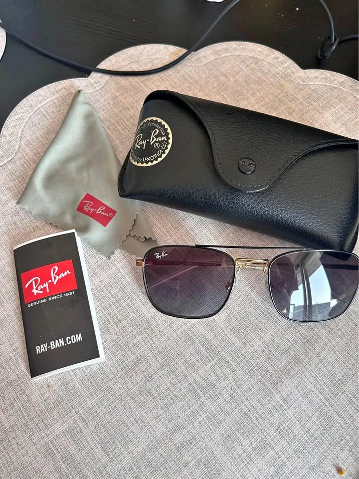 New Ray-Ban Sunglasses with Case & Cloth thumbnail