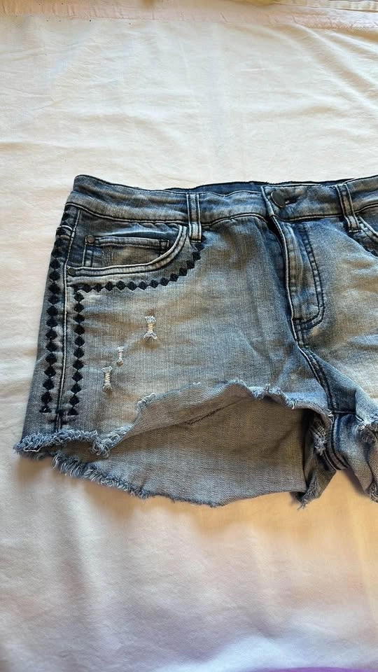 Design Lab Distressed Denim Jean Shorts - photo 3