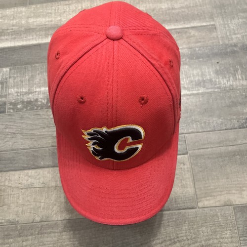 Calgary Flames NHL Red And Black Adjustable Cap Old Time Hockey - photo 2