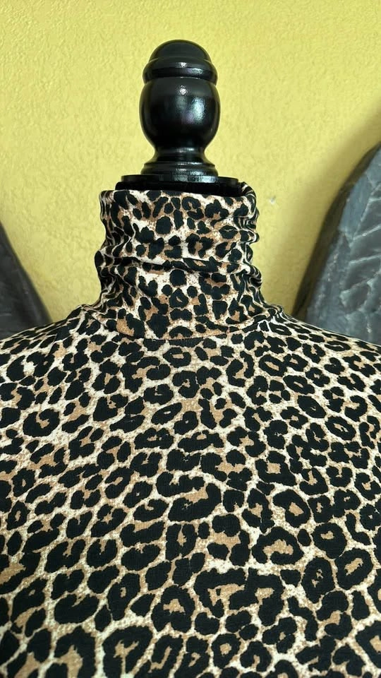 Zara Animal Print Turtle Neck Longsleeve Crop Top - photo 3